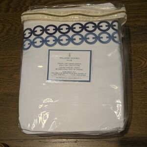Williams Sonoma Chain Link White Embroidered Luxurius Italian King Sheet Set